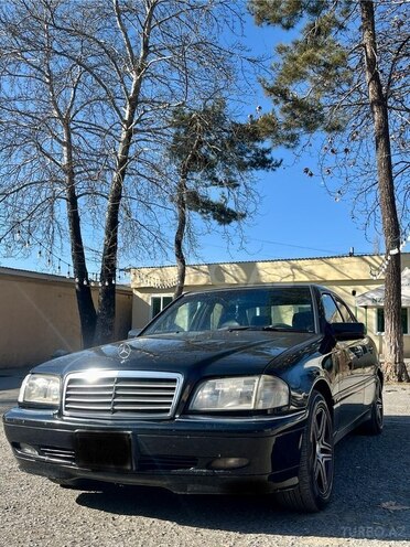 Mercedes C 230 1999, 370,149 km - 2.3 л - İsmayıllı