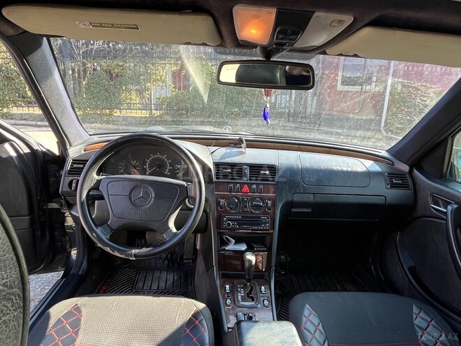 Mercedes C 230 1999, 370,149 km - 2.3 л - İsmayıllı