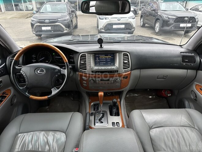 Lexus LX 470-7