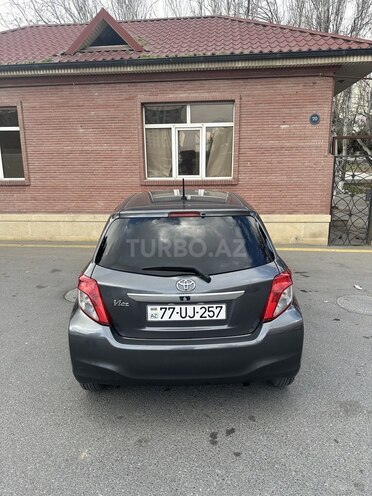 Toyota Vitz 2011, 140,000 km - 1.3 l - Bakı
