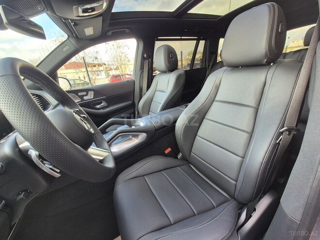 Mercedes GLS 450 4MATIC-11