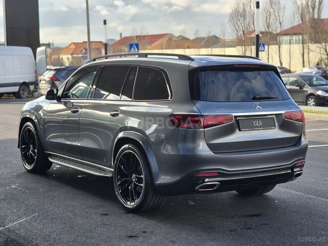 Mercedes GLS 450 4MATIC-3