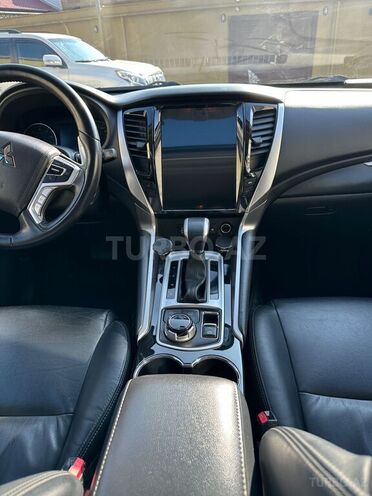 Mitsubishi Pajero Sport 2018, 52,800 km - 3.0 l - Sumqayıt
