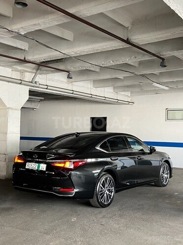 Lexus ES 300h-4