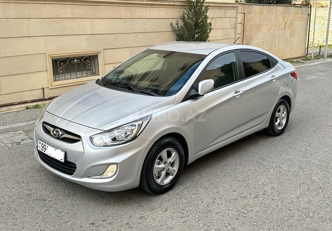 Hyundai Accent-5