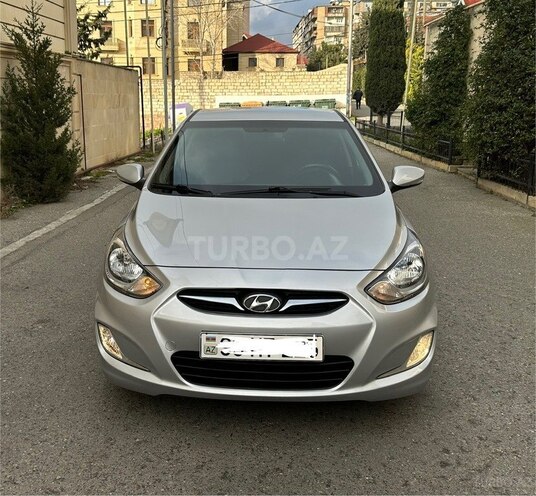 Hyundai Accent-1