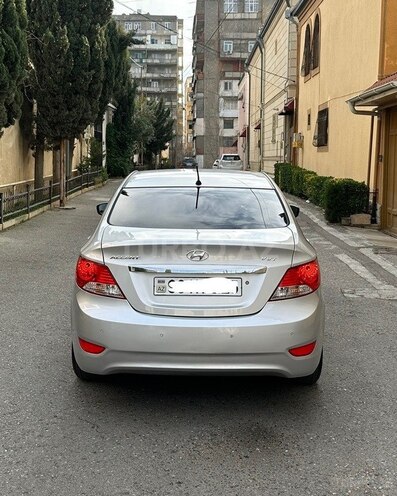 Hyundai Accent-9