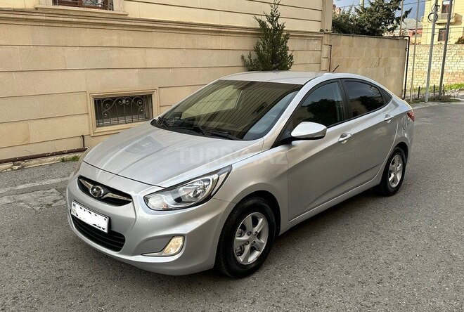 Hyundai Accent-6