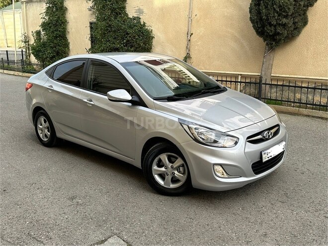 Hyundai Accent-4