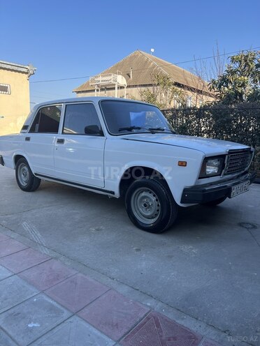 LADA (VAZ) 2107 2005, 95,000 km - 1.6 l - Ucar