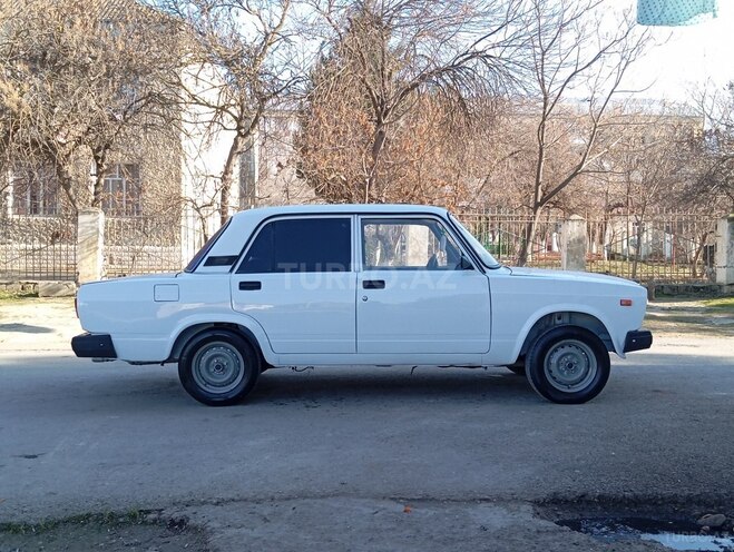 LADA (VAZ) 2107 2011, 20,000 km - 1.6 л - Şirvan