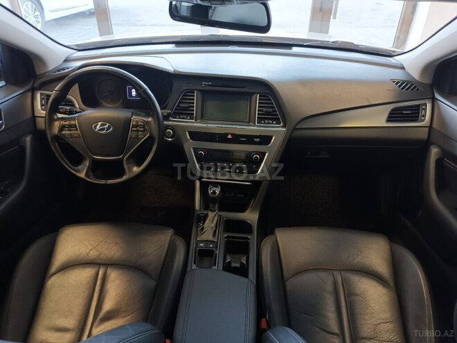 Hyundai Sonata-5