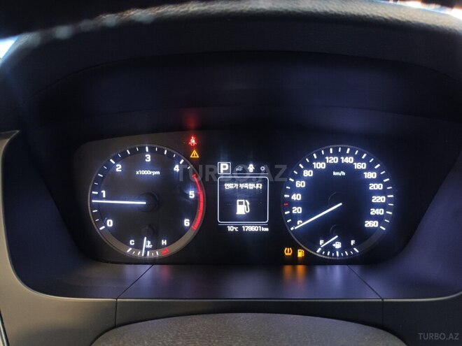 Hyundai Sonata-6