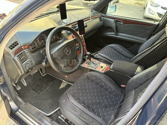 Mercedes E 230 1997, 228,000 km - 2.3 l - Bakı