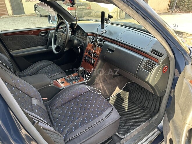 Mercedes E 230 1997, 228,000 km - 2.3 l - Bakı