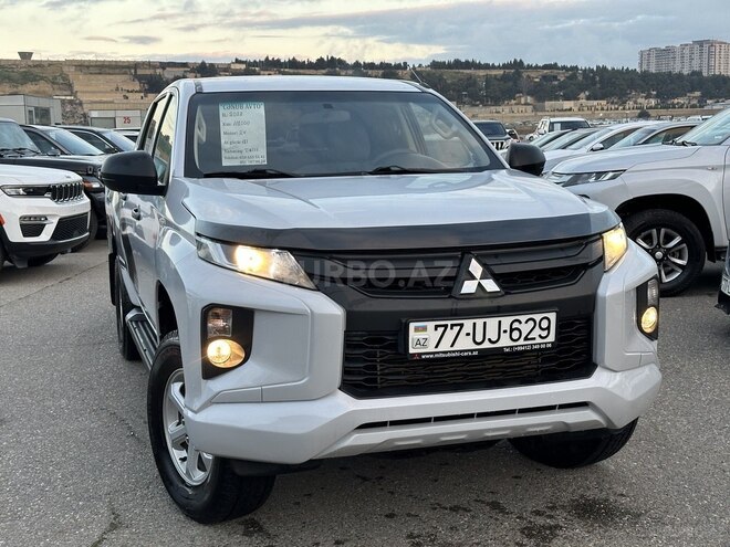 Mitsubishi L200-1