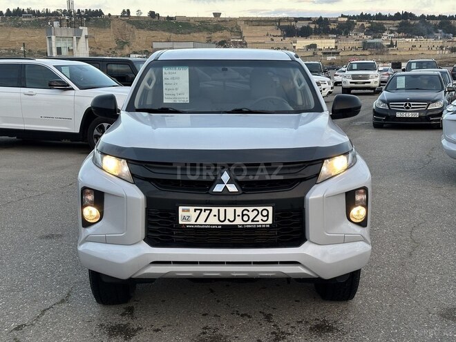 Mitsubishi L200-2