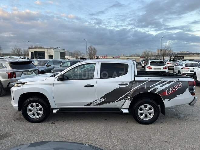 Mitsubishi L200-5