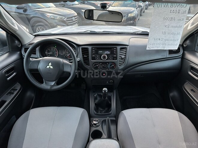 Mitsubishi L200-9
