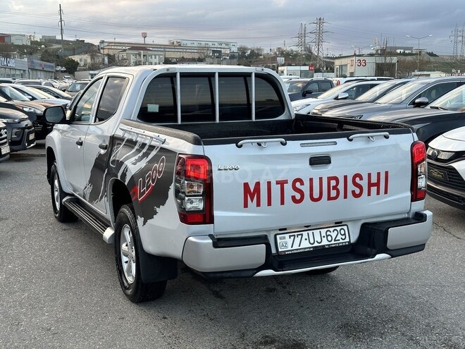 Mitsubishi L200-6