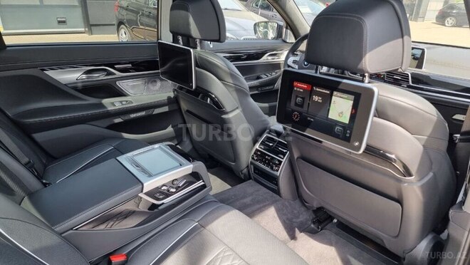 BMW 750 2016, 142,000 km - 4.4 l - Bakı