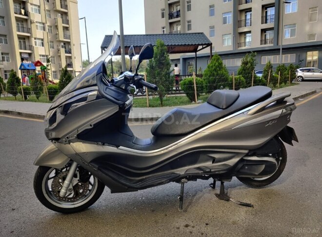 Piaggio X10 350-3