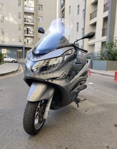 Piaggio X10 350-1
