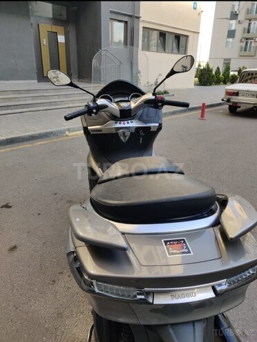 Piaggio X10 350-4