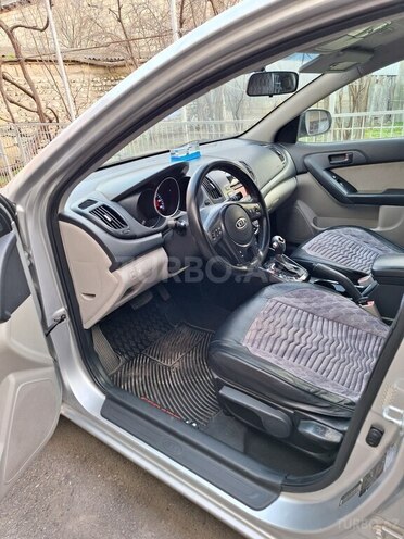 Kia Cerato 2010, 193,121 km - 2.0 l - Ucar
