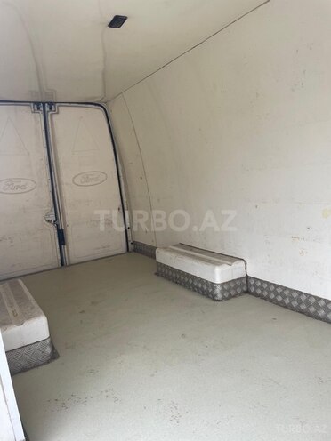 Ford Transit-5