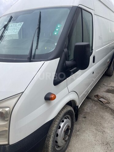 Ford Transit-8
