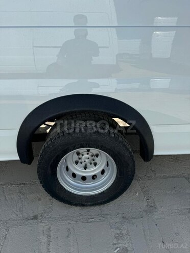 Ford Transit-16