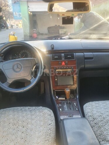 Mercedes E 230 1996, 394,500 km - 2.3 l - İmişli