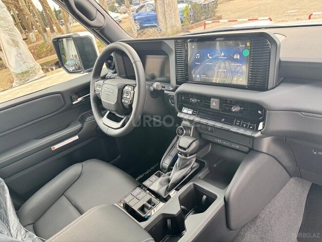 Toyota Land Cruiser Prado-17