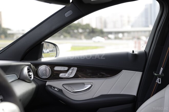 Mercedes C 300 4MATIC 2016, 150,271 km - 2.0 l - Bakı