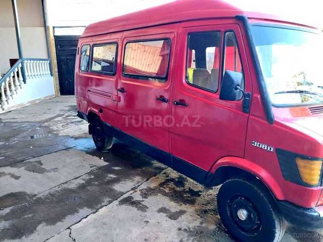 Mercedes 208 D 1992, 876,763 km - 2.3 л - Sabirabad