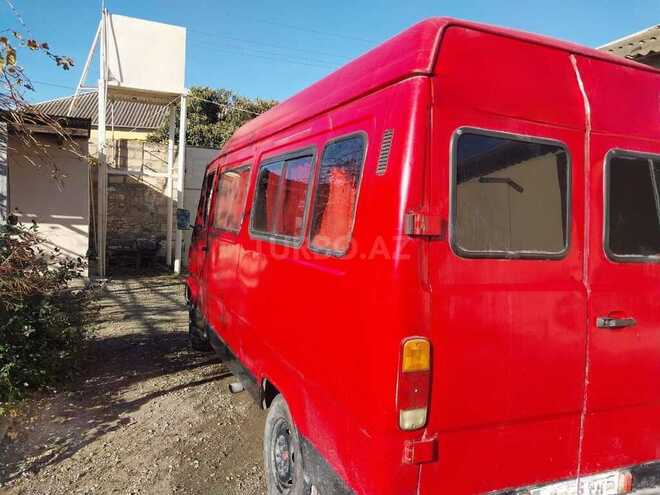 Mercedes 208 D 1992, 876,763 km - 2.3 л - Sabirabad