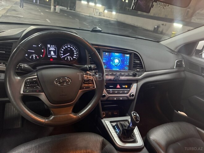 Hyundai Avante 2016, 170,000 km - 1.6 l - Bakı