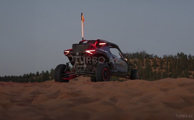 BRP Maverick R X rs with Smart-Shox-4