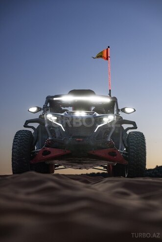 BRP Maverick R X rs with Smart-Shox-1