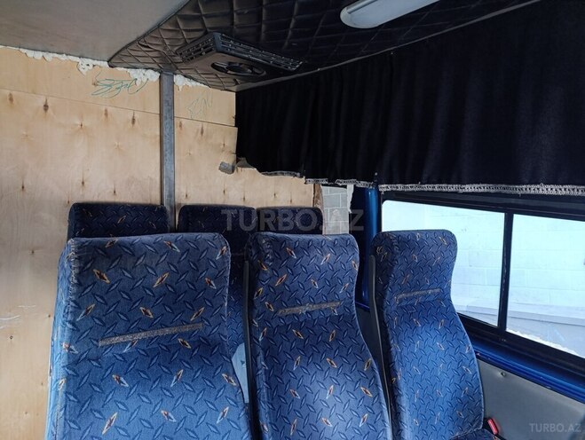 Ford Transit-9