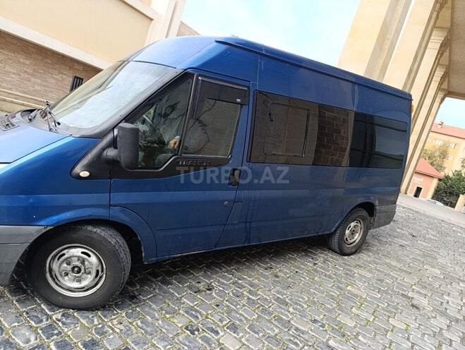 Ford Transit-4