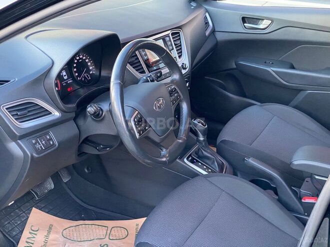 Hyundai Accent-8