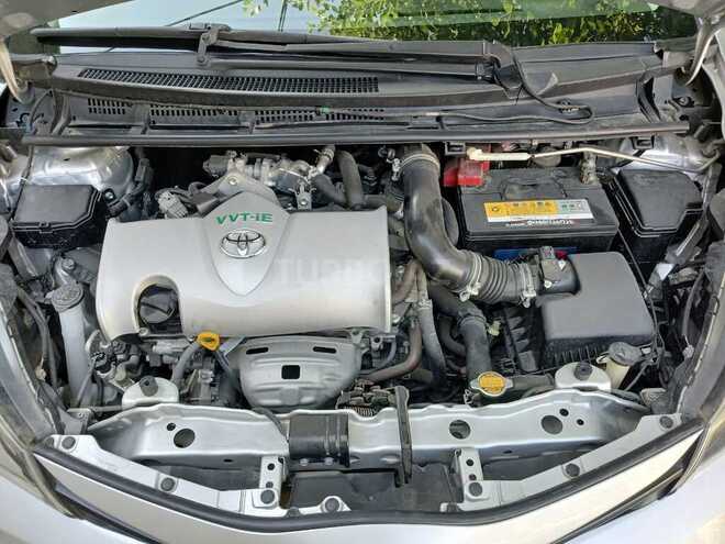 Toyota Vitz 2014, 32,000 km - 1.3 l - Quba