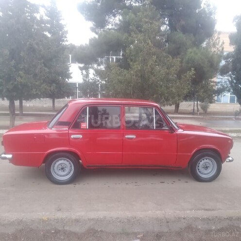 LADA (VAZ) 21011 1979, 95,000 km - 1.5 l - Salyan