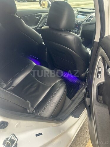 Hyundai Elantra 2015, 117,000 km - 1.8 л - Bakı