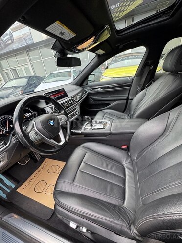 BMW 740-11