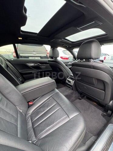 BMW 740-13
