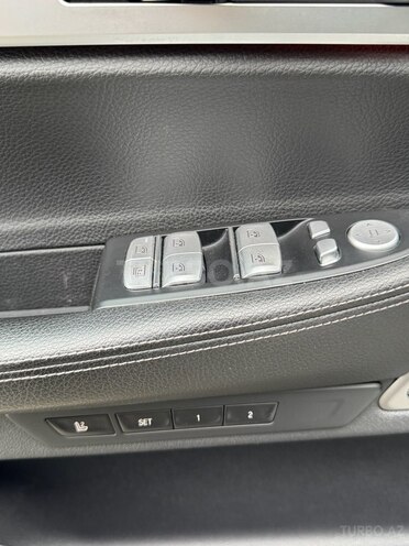 BMW 740-18