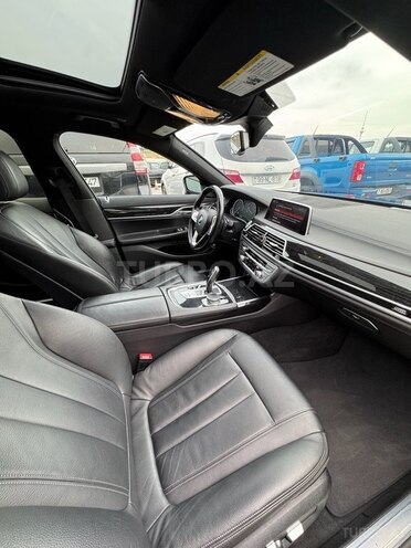 BMW 740-12